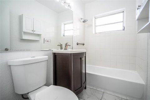 Apartment in Miami Beach, Florida 1 bedroom, 60.39 sq.m. № 1949741 - photo 13