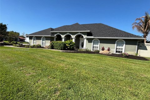 Villa ou maison à vendre à Clewiston, Floride: 3 chambres, 192.68 m2 № 2074953 - photo 2