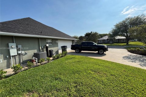 Villa ou maison à vendre à Clewiston, Floride: 3 chambres, 192.68 m2 № 2074953 - photo 25