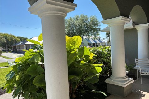 Villa ou maison à vendre à Clewiston, Floride: 3 chambres, 192.68 m2 № 2074953 - photo 5