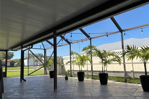 Villa ou maison à vendre à Clewiston, Floride: 3 chambres, 192.68 m2 № 2074953 - photo 19