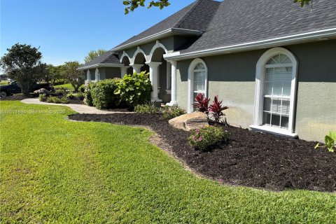 Villa ou maison à vendre à Clewiston, Floride: 3 chambres, 192.68 m2 № 2074953 - photo 3