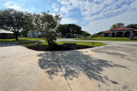 Villa ou maison à vendre à Clewiston, Floride: 3 chambres, 192.68 m2 № 2074953 - photo 27