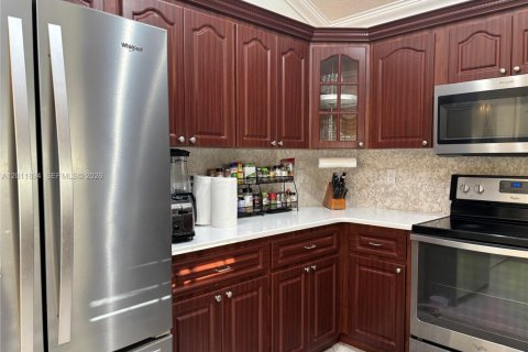 Villa ou maison à vendre à Clewiston, Floride: 3 chambres, 192.68 m2 № 2074953 - photo 15
