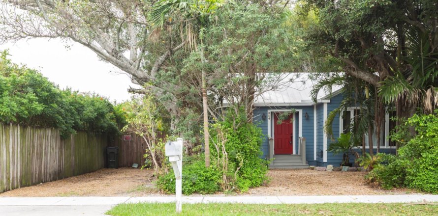 House in Delray Beach, Florida 2 bedrooms, 74.69 sq.m. № 1116789