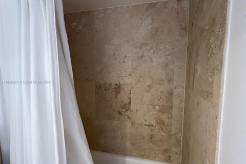Condo in Miami, Florida, 1 bedroom № 2247841 - photo 26