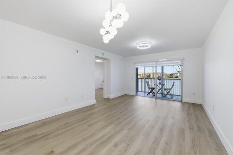 Купить кондоминиум в Пемброк-Пайнс, Флорида 2 спальни, 105.63м2, № 2010221 - фото 10