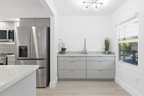 Купить кондоминиум в Пемброк-Пайнс, Флорида 2 спальни, 105.63м2, № 2010221 - фото 7