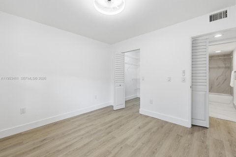 Купить кондоминиум в Пемброк-Пайнс, Флорида 2 спальни, 105.63м2, № 2010221 - фото 25