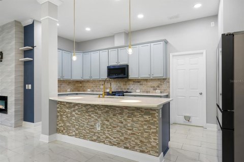 Casa en venta en Fish Hawk, Florida, 4 dormitorios, 221.11 m2 № 1911975 - foto 4
