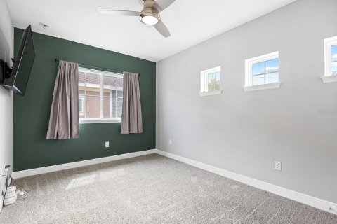 Casa en venta en Fish Hawk, Florida, 4 dormitorios, 221.11 m2 № 1911975 - foto 20