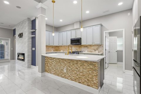 Casa en venta en Fish Hawk, Florida, 4 dormitorios, 221.11 m2 № 1911975 - foto 8