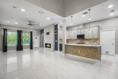 Casa en venta en Fish Hawk, Florida, 4 dormitorios, 221.11 m2 № 1911975 - foto 9