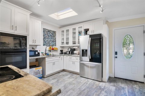 House in Orlando, Florida 5 bedrooms № 1955015 - photo 8