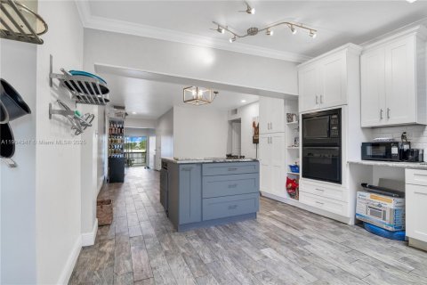 House in Orlando, Florida 5 bedrooms № 1955015 - photo 10