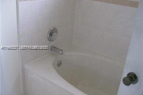 Touwnhouse à louer à Miami, Floride: 4 chambres № 1991986 - photo 9