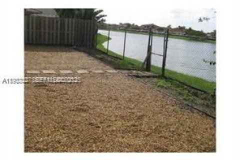 Touwnhouse à louer à Miami, Floride: 4 chambres № 1991986 - photo 15