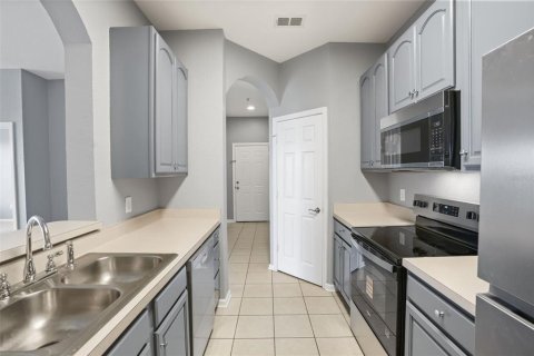 Condo in Orlando, Florida, 3 bedrooms № 2106900 - photo 6