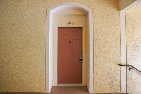 Condo in Orlando, Florida, 3 bedrooms № 2106900 - photo 2
