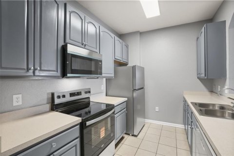 Condo in Orlando, Florida, 3 bedrooms № 2106900 - photo 8
