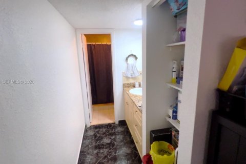 Купить кондоминиум в Хайалиа, Флорида 1 спальня, 76.18м2, № 2060502 - фото 8