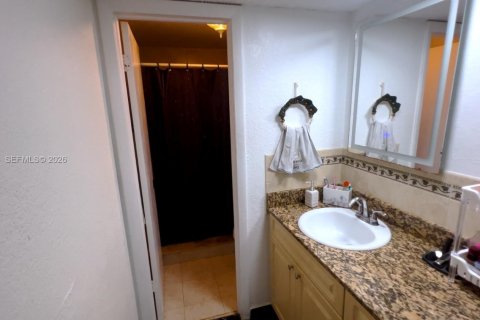 Купить кондоминиум в Хайалиа, Флорида 1 спальня, 76.18м2, № 2060502 - фото 9