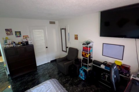 Купить кондоминиум в Хайалиа, Флорида 1 спальня, 76.18м2, № 2060502 - фото 7