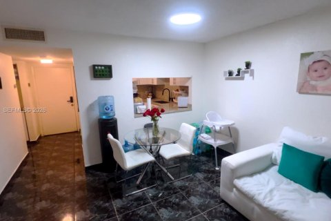 Купить кондоминиум в Хайалиа, Флорида 1 спальня, 76.18м2, № 2060502 - фото 5