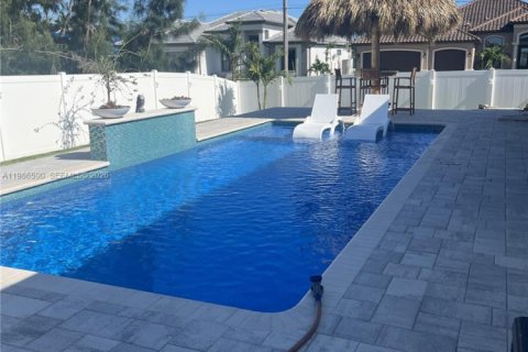 Casa en venta en Cape Coral, Florida, 3 dormitorios, 181.16 m2 № 2044899 - foto 5