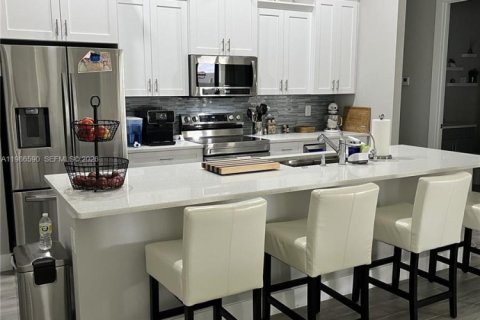 Casa en venta en Cape Coral, Florida, 3 dormitorios, 181.16 m2 № 2044899 - foto 10