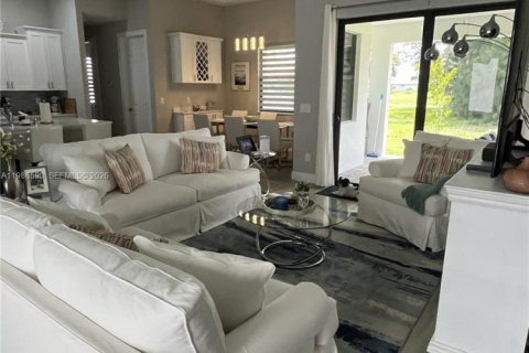 Casa en venta en Cape Coral, Florida, 3 dormitorios, 181.16 m2 № 2044899 - foto 9