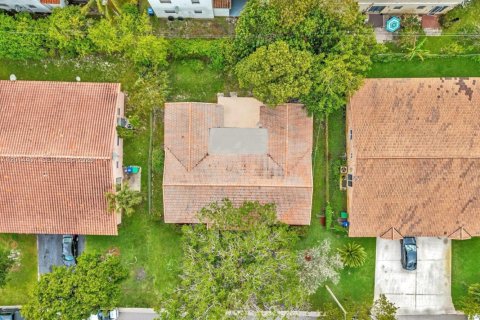 Propiedad comercial en venta en Coral Springs, Florida, 224.36 m2 № 2076417 - foto 10