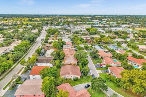 Propiedad comercial en venta en Coral Springs, Florida, 224.36 m2 № 2076417 - foto 9