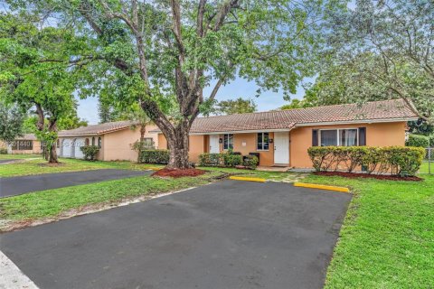 Propiedad comercial en venta en Coral Springs, Florida, 224.36 m2 № 2076417 - foto 26