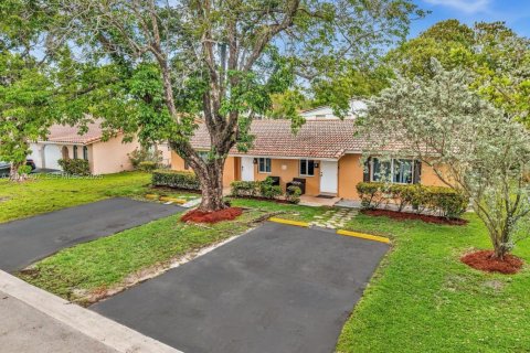 Propiedad comercial en venta en Coral Springs, Florida, 224.36 m2 № 2076417 - foto 5