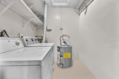 Propiedad comercial en venta en Coral Springs, Florida, 224.36 m2 № 2076417 - foto 23