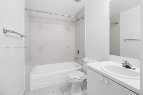 Copropriété à vendre à Doral, Floride: 3 chambres, 119.1 m2 № 2050509 - photo 21