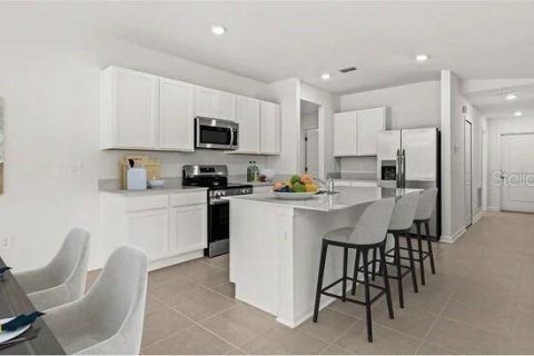 House in Lake Alfred, Florida 3 bedrooms, 132.76 sq.m. № 1906769 - photo 2