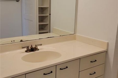 Villa ou maison à louer à Sarasota, Floride: 2 chambres, 125.51 m2 № 1805699 - photo 18