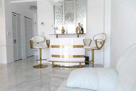 Copropriété à vendre à Hallandale Beach, Floride: 2 chambres, 94.76 m2 № 1857060 - photo 24