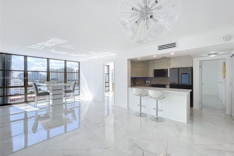 Copropriété à vendre à Hallandale Beach, Floride: 2 chambres, 94.76 m2 № 1857060 - photo 11