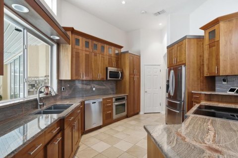 House in Lutz, Florida 4 bedrooms, 307.13 sq.m. № 2220389 - photo 18