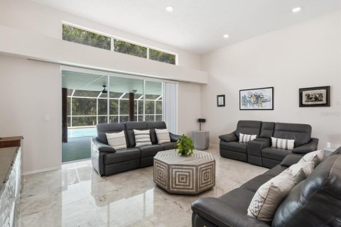 House in Lutz, Florida 4 bedrooms, 307.13 sq.m. № 2220389 - photo 15