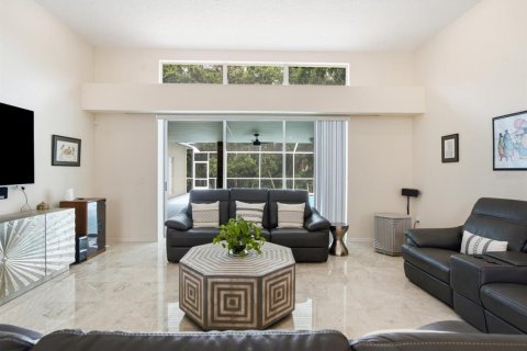 House in Lutz, Florida 4 bedrooms, 307.13 sq.m. № 2220389 - photo 14