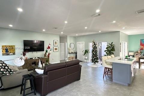 House in Miami, Florida 4 bedrooms, 167.6 sq.m. № 2009303 - photo 4