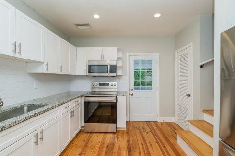 Casa en venta en Tampa, Florida, 2 dormitorios, 169.45 m2 № 1876867 - foto 11