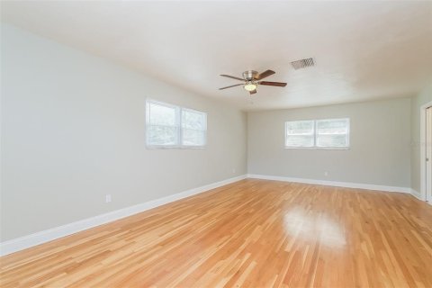 Casa en venta en Tampa, Florida, 2 dormitorios, 169.45 m2 № 1876867 - foto 13