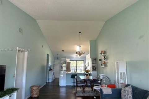 Copropriété à louer à Lake Worth, Floride: 2 chambres, 110.18 m2 № 1995308 - photo 10