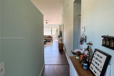 Copropriété à louer à Lake Worth, Floride: 2 chambres, 110.18 m2 № 1995308 - photo 5