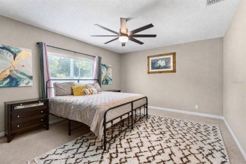 House in Kissimmee, Florida 4 bedrooms, 225.2 sq.m. № 2315037 - photo 10
